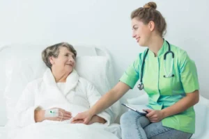 Family meeting with a hospice provider to discuss care options