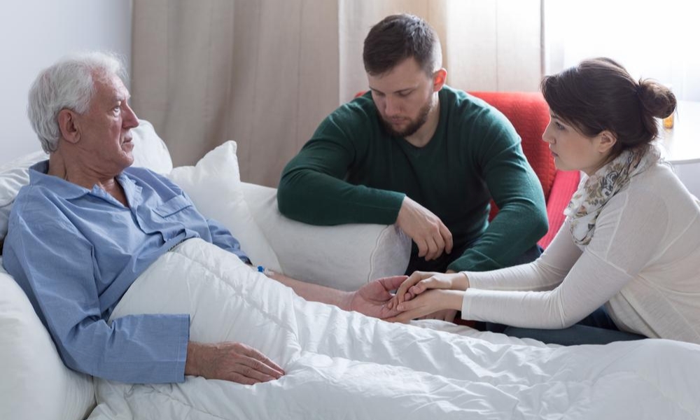 Cold hands and skin color changes during end of life